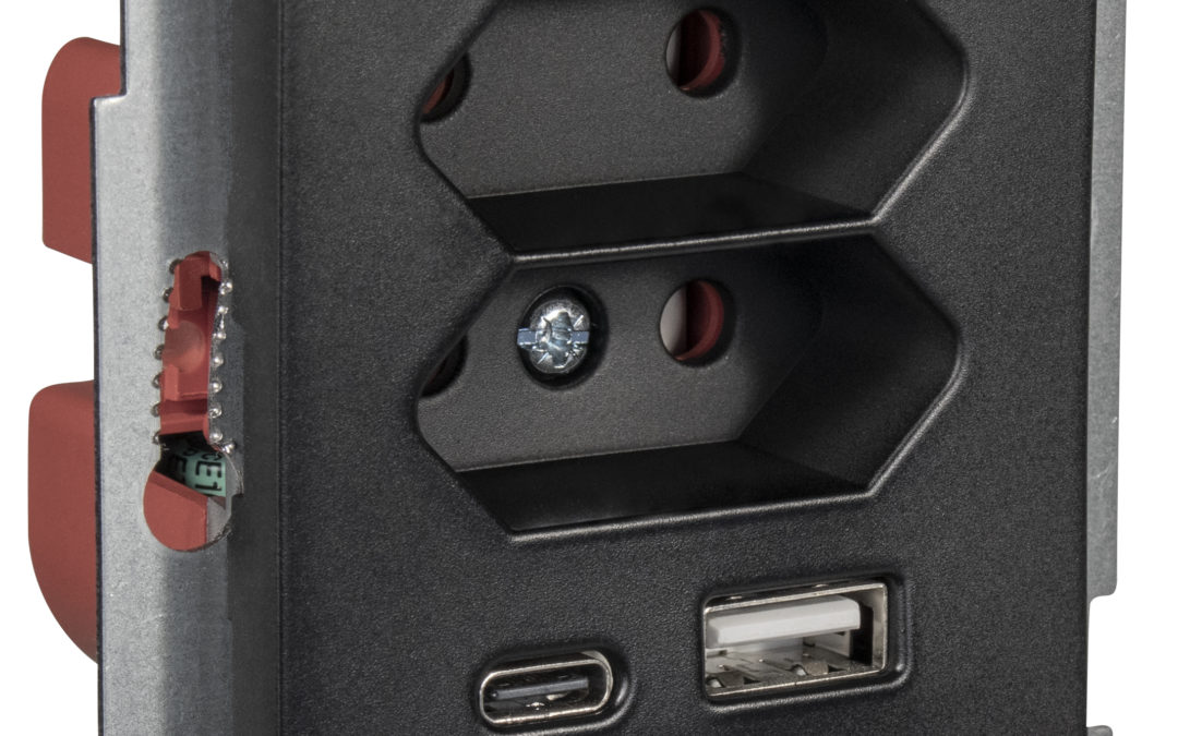 Vegguttak 2xEuro og USB A+C hurtiglader sort